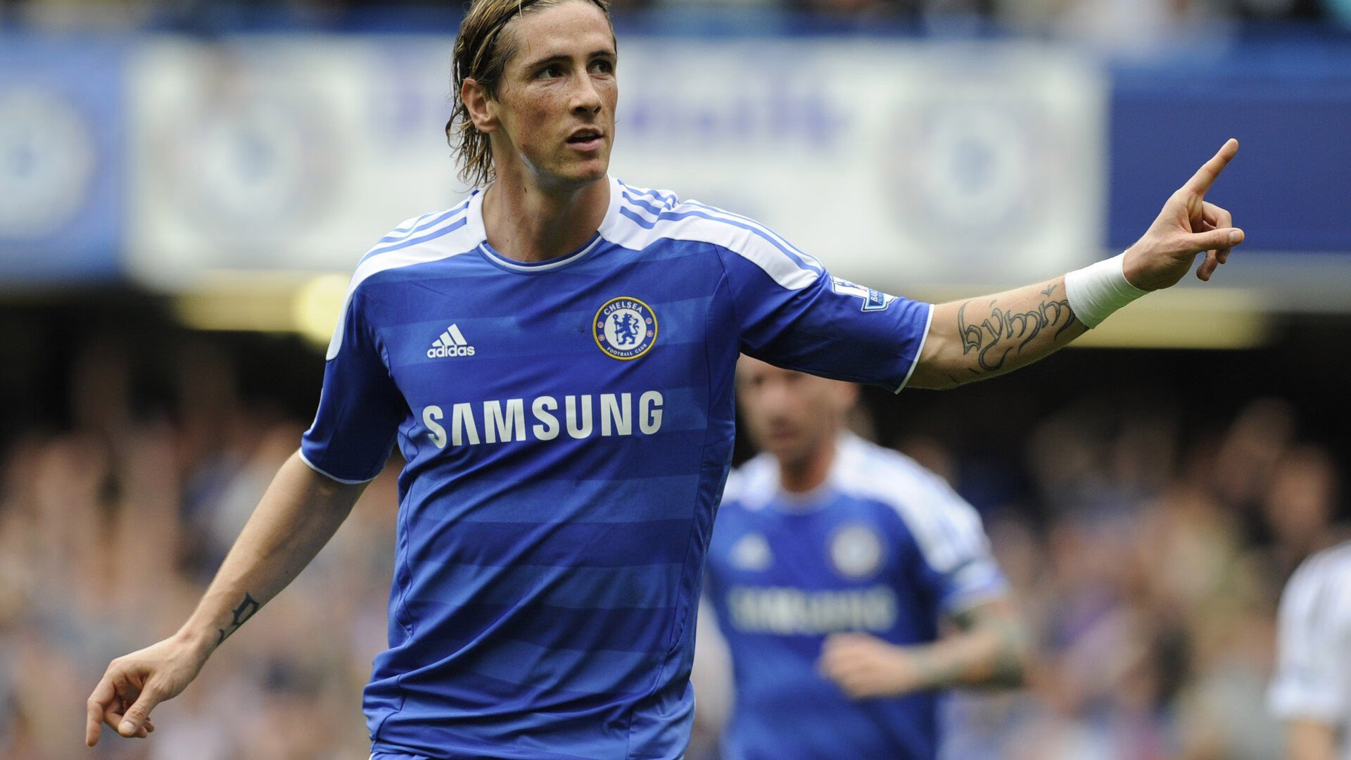 赛道与绿茵的交响，德里赫特的F1揭幕战之夜